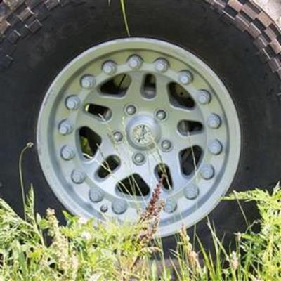 60637-023-1-Hutchinson-D-O-T-Beadlock-17x8-5-with-5-on-5-Bolt-Pattern-6-2